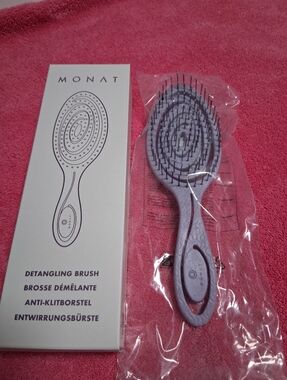 MONAT Detangling Brush purple – New in Box | Gentle Wet & Dry Hair Detangler